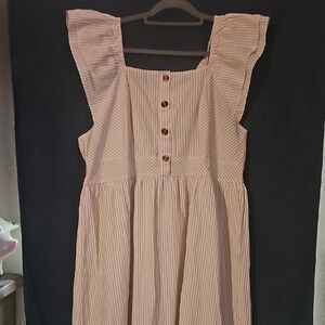 SHEIN Curve Cream Striped Top